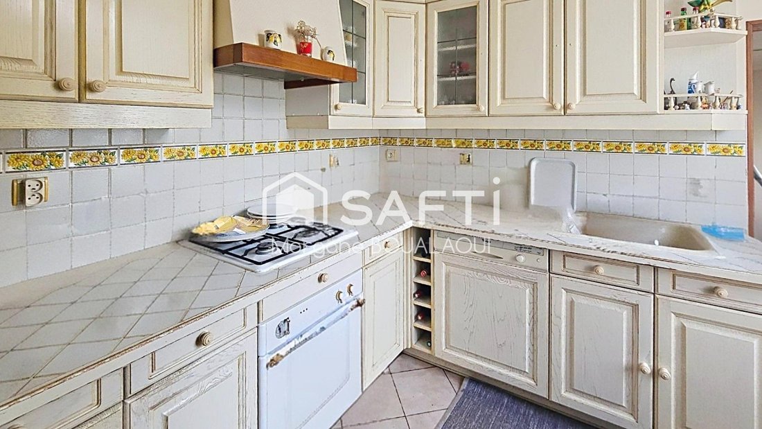 House in Gennevilliers, Ile-de-France, France 3 - 17742728