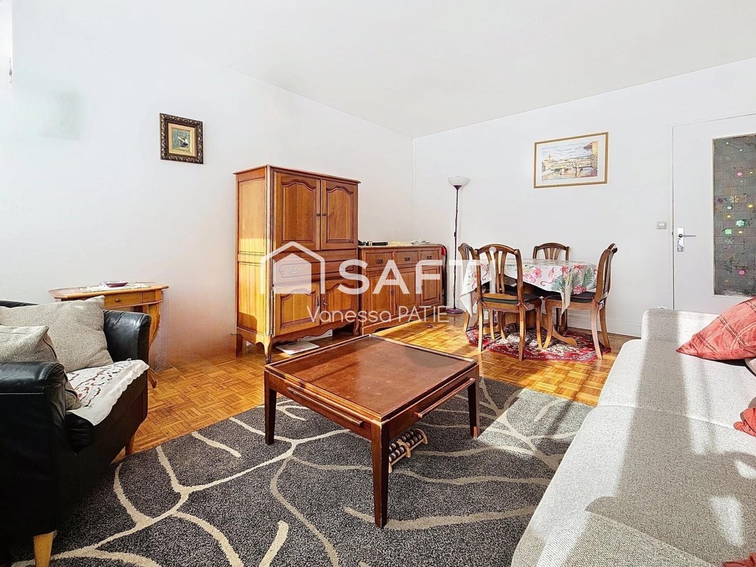 Apartment in Espaces Jeunes, Issy-les-Moulineaux, France 3 - 17742621