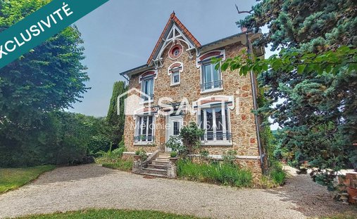 House in Centre Ville, Villebon-sur-Yvette, France 1