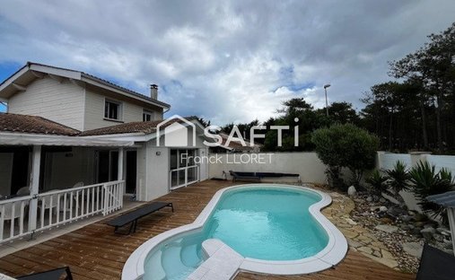House in Hourtin, Nouvelle-Aquitaine, France 1