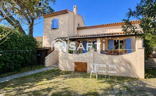House in Exterieurs, Frejus, France 1