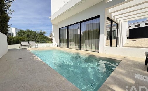 Townhouse in Loule (Sao Sebastiao), Algarve, Portugal 1