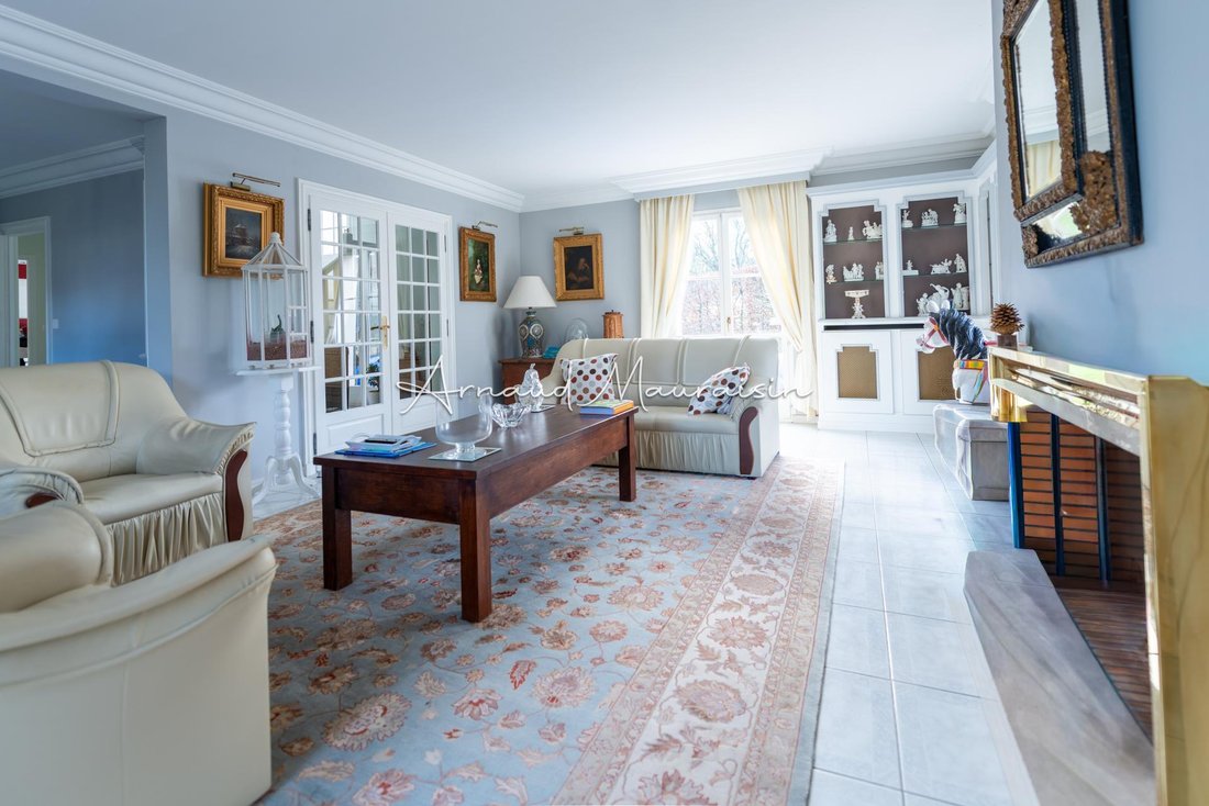 House in Orry-la-Ville, Hauts-de-France, France 3 - 16892349