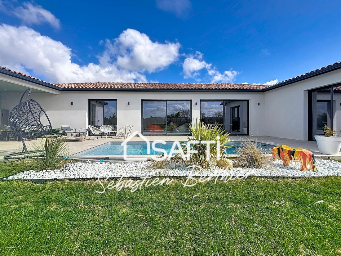 House in Verfeil, Occitania, France 1 - 17742790