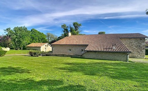 Late 16 Th C Castle 28 Hectares Pool Tennis Court