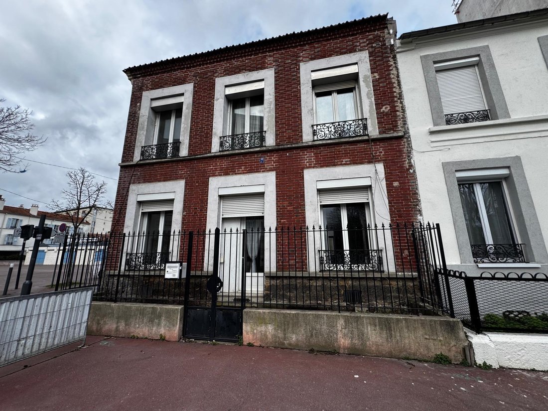 House in Garibaldi-Ottino-Porte de Saint Ouen, Saint-Ouen-sur-Seine, France 1 - 17742947