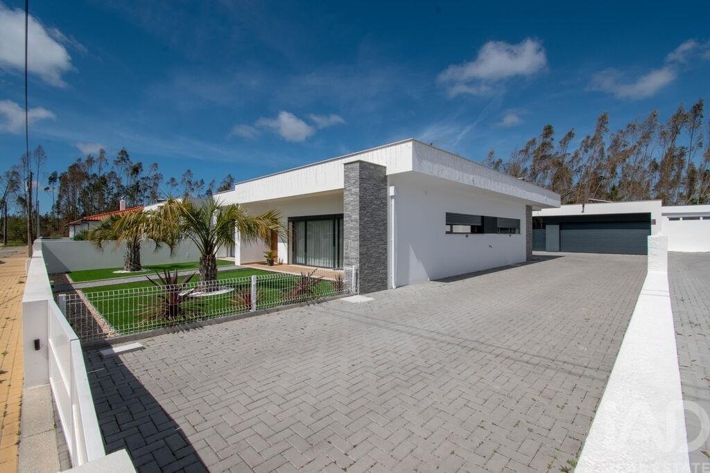 Townhouse in Marinha Grande, Leiria District, Portugal 2 - 17742268