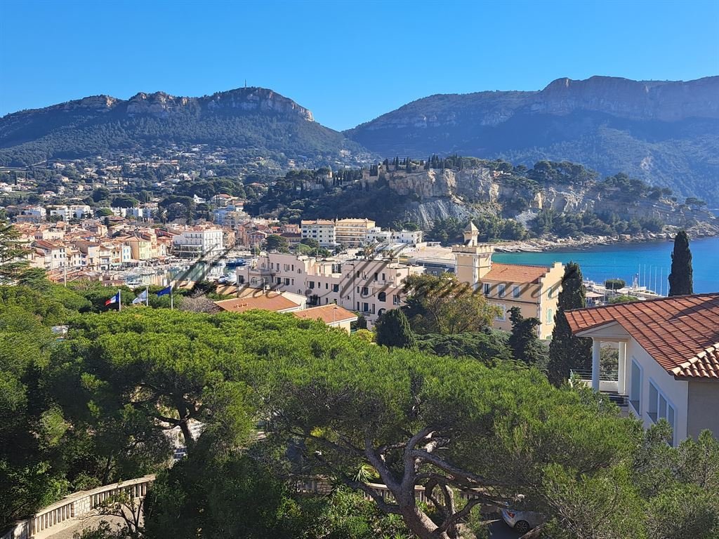 House in Cassis, Provence-Alpes-Côte d'Azur, France 1 - 17741527