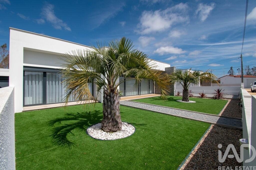Townhouse in Marinha Grande, Leiria District, Portugal 1 - 17742268