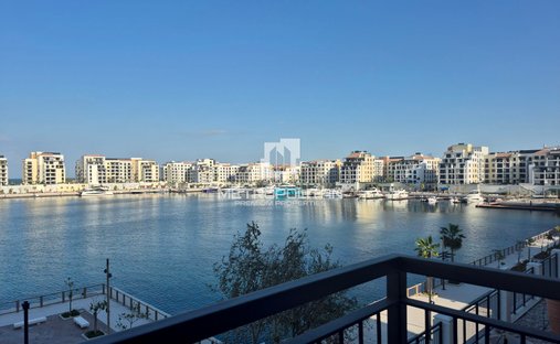 Apartment in Umm Al Sheif, Dubai, United Arab Emirates 1