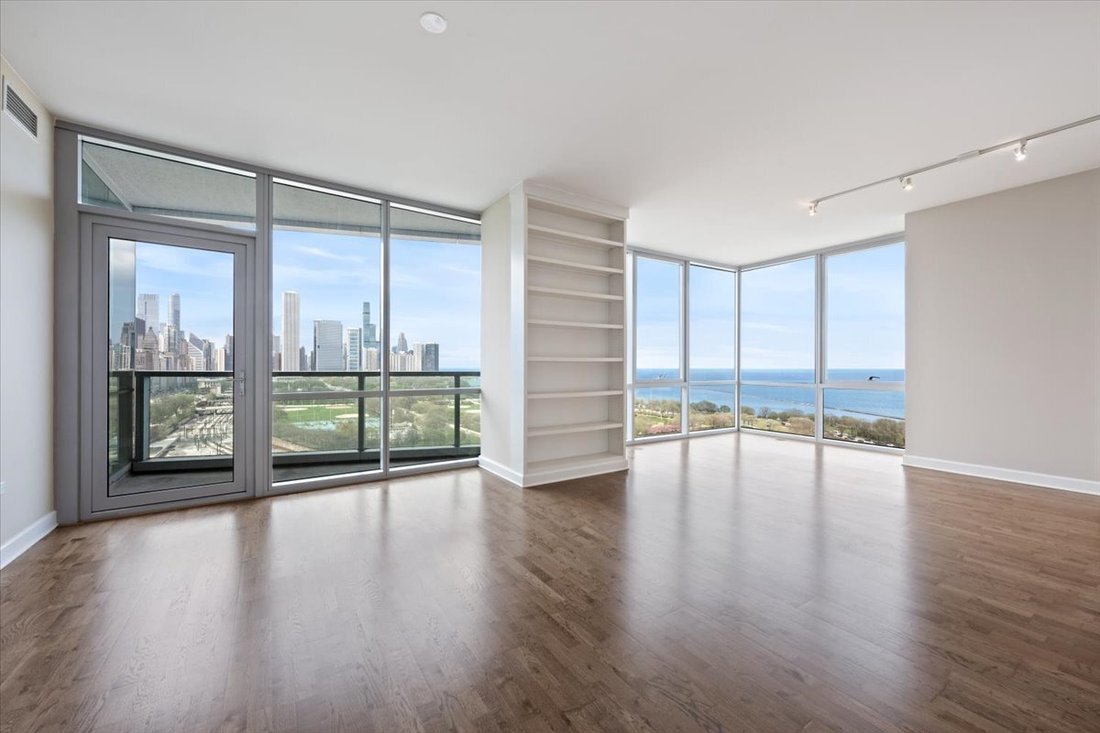 Condo in Chicago, Illinois, United States 3 - 17741857