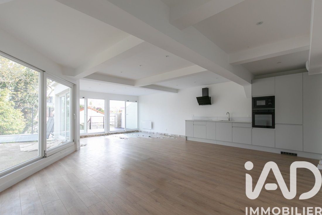 Apartment in Fontenay-sous-Bois, Ile-de-France, France 4 - 17692166
