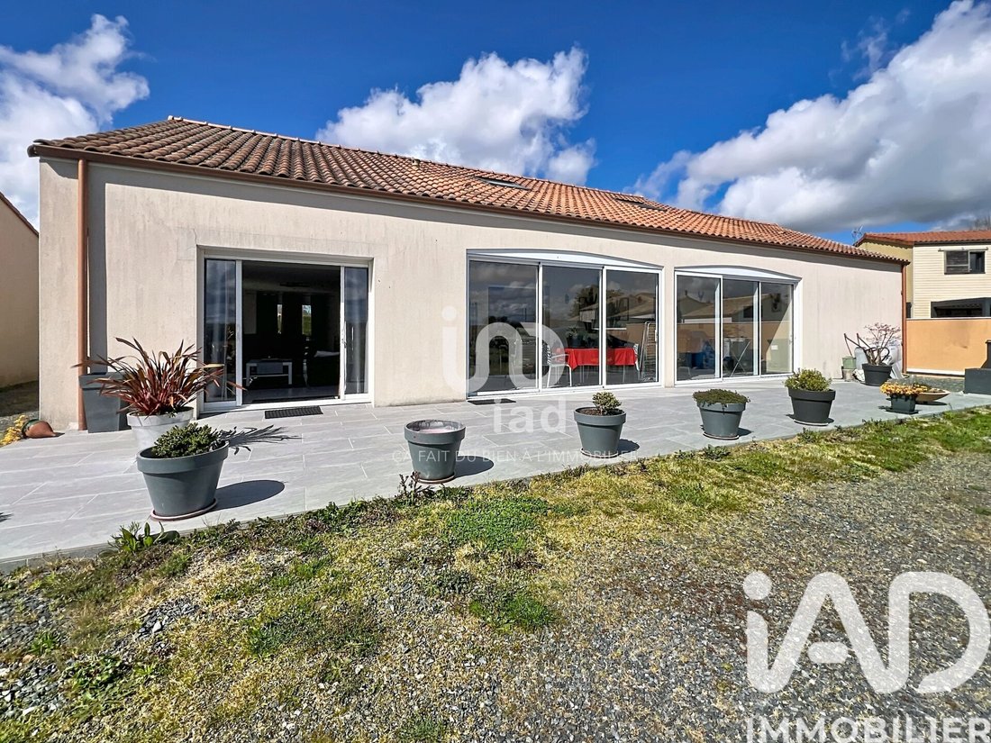 House in Saint-Hilaire-de-Clisson, Pays de la Loire, France 2 - 17746087