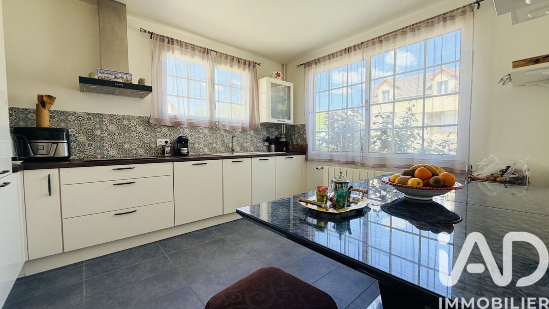 House in Varennes-Jarcy, Ile-de-France, France 2 - 17746314
