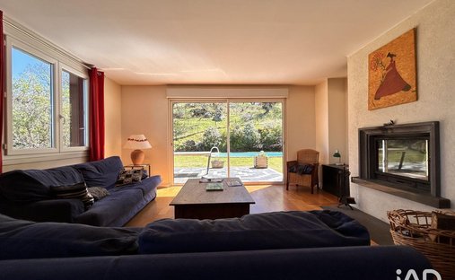 House in Chanat-la-Mouteyre, Auvergne-Rhône-Alpes, France 1