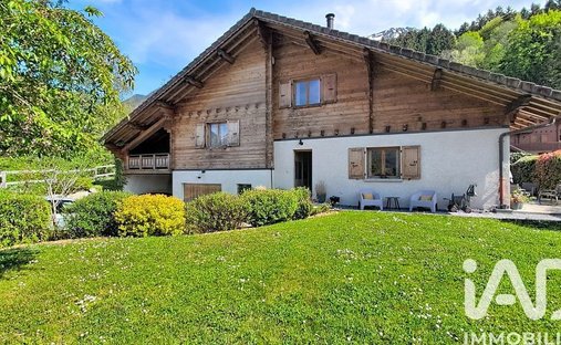 House in Cons-Sainte-Colombe, Val de Chaise, France 1