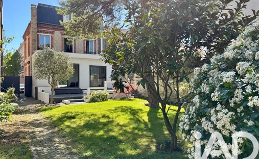 House in La Gare, Clamart, France 1