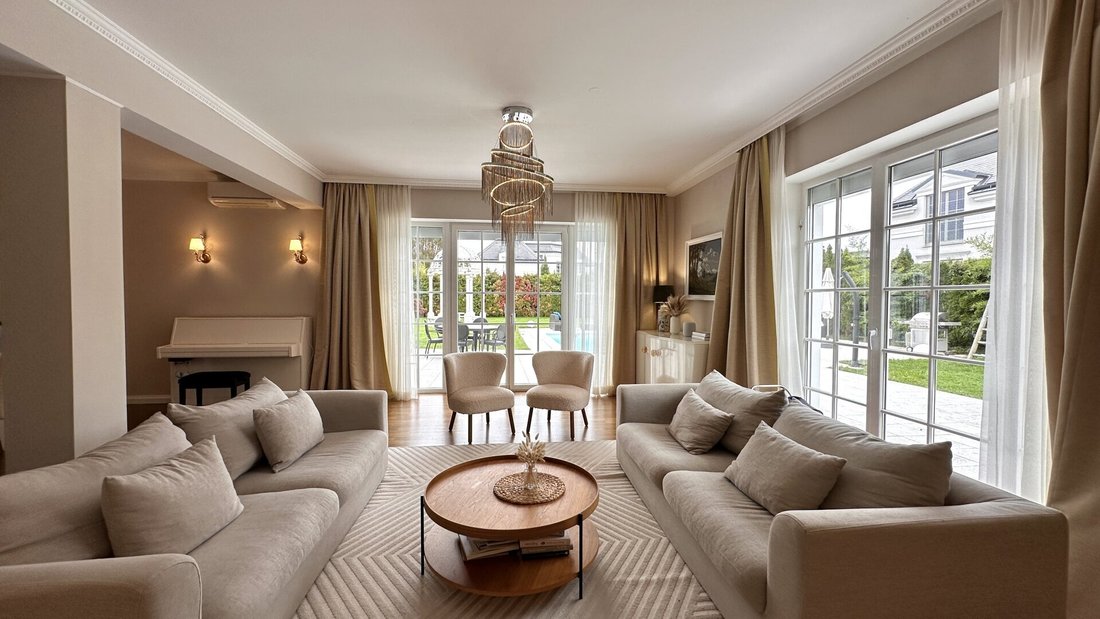 Villa in Oberwaltersdorf, Lower Austria, Austria 2 - 17741607