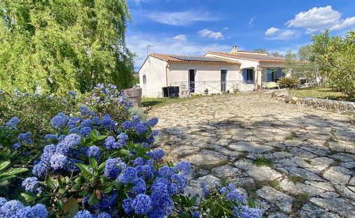 House in Pourrieres, Provence-Alpes-Côte d'Azur, France 1
