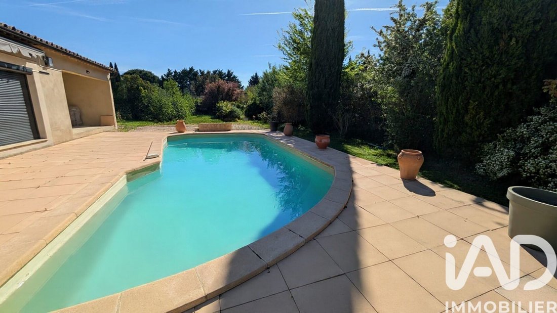 House in Velorgues-Petit Palais, L'Isle-sur-la-Sorgue, France 1 - 17746111