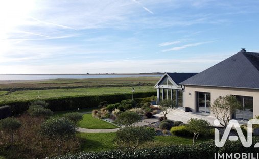 House in Regneville-sur-Mer, Normandy, France 1
