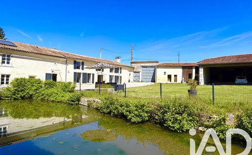 House in Challignac, Nouvelle-Aquitaine, France 1