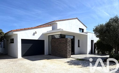 House in Saint-Nazaire, Occitania, France 1