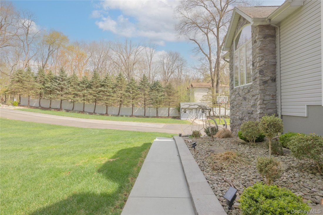 House in Montebello, New York, United States 5 - 17741950