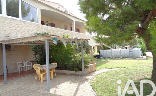 House in Zone Agricole, Marseillan, France 1