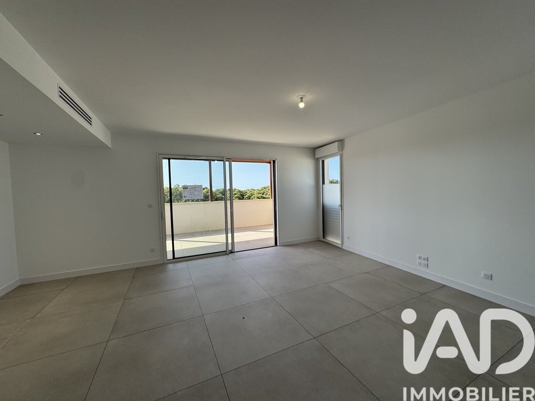 Apartment in Sud, Castries, France 2 - 15871673