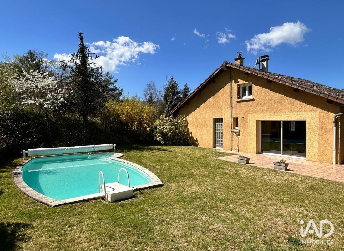 House in Chanat-la-Mouteyre, Auvergne-Rhône-Alpes, France 2 - 17746315