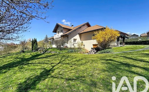 House in Viuz-en-Sallaz, Auvergne-Rhône-Alpes, France 1