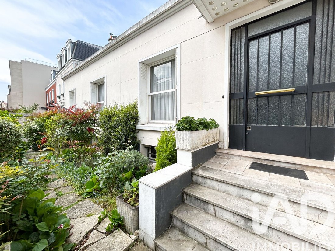 House in Vincennes, Ile-de-France, France 1 - 17746368