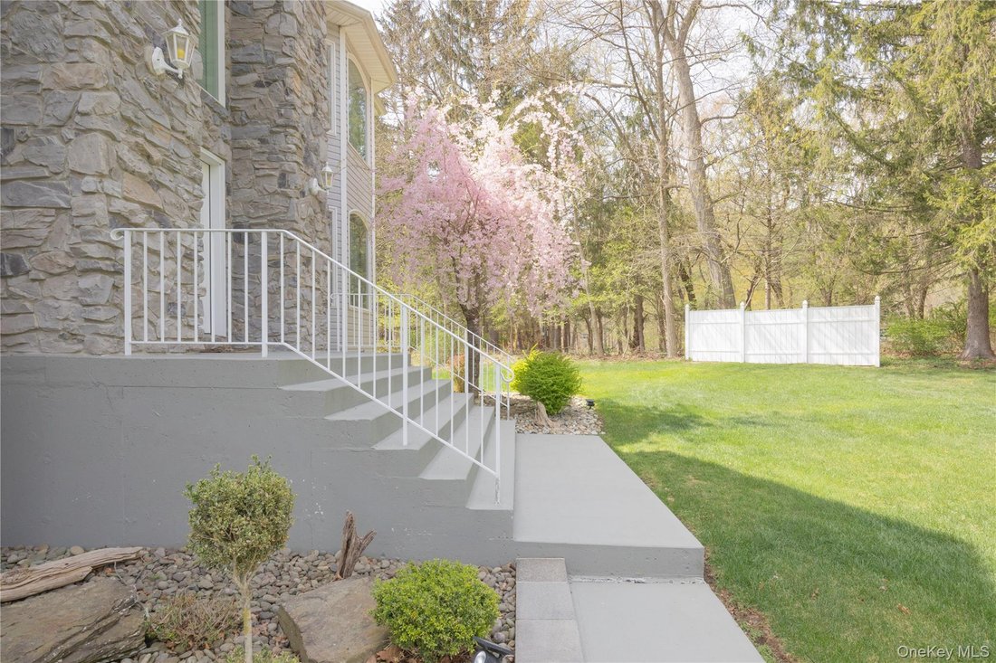 House in Montebello, New York, United States 4 - 17741950
