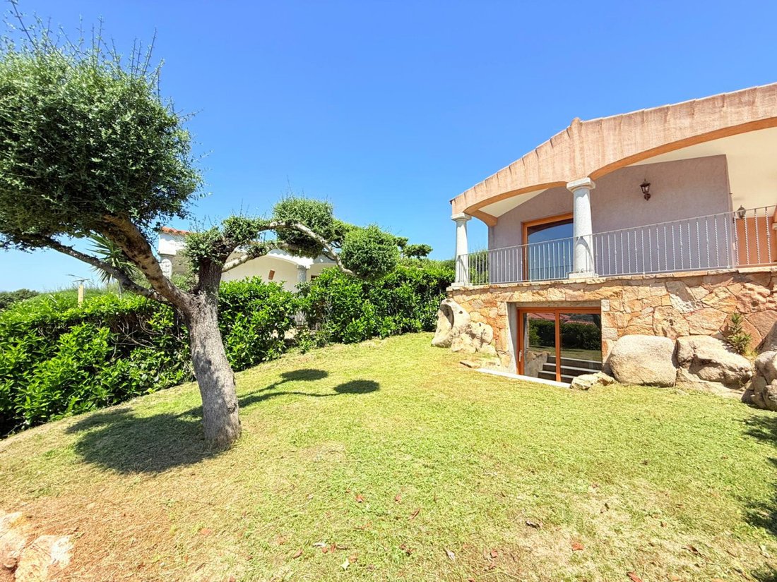 Villa in Loiri, Sardinia, Italy 1 - 17742107