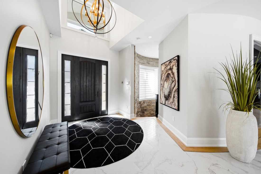 Estate in Burlington, Ontario, Canada 4 - 17745186
