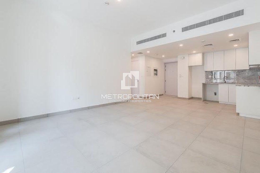 Apartment in Umm Suqeim, Dubai, United Arab Emirates 2 - 17745421
