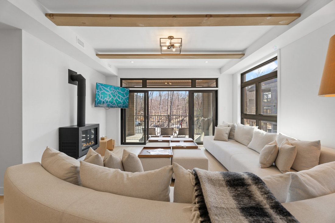 Condo in Mont-Tremblant, Quebec, Canada 4 - 17749961