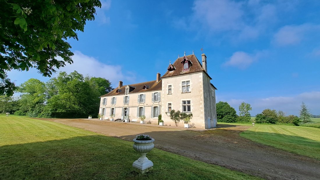 Castle in Chateauneuf-sur-Cher, Centre-Val de Loire, France 3 - 17744868
