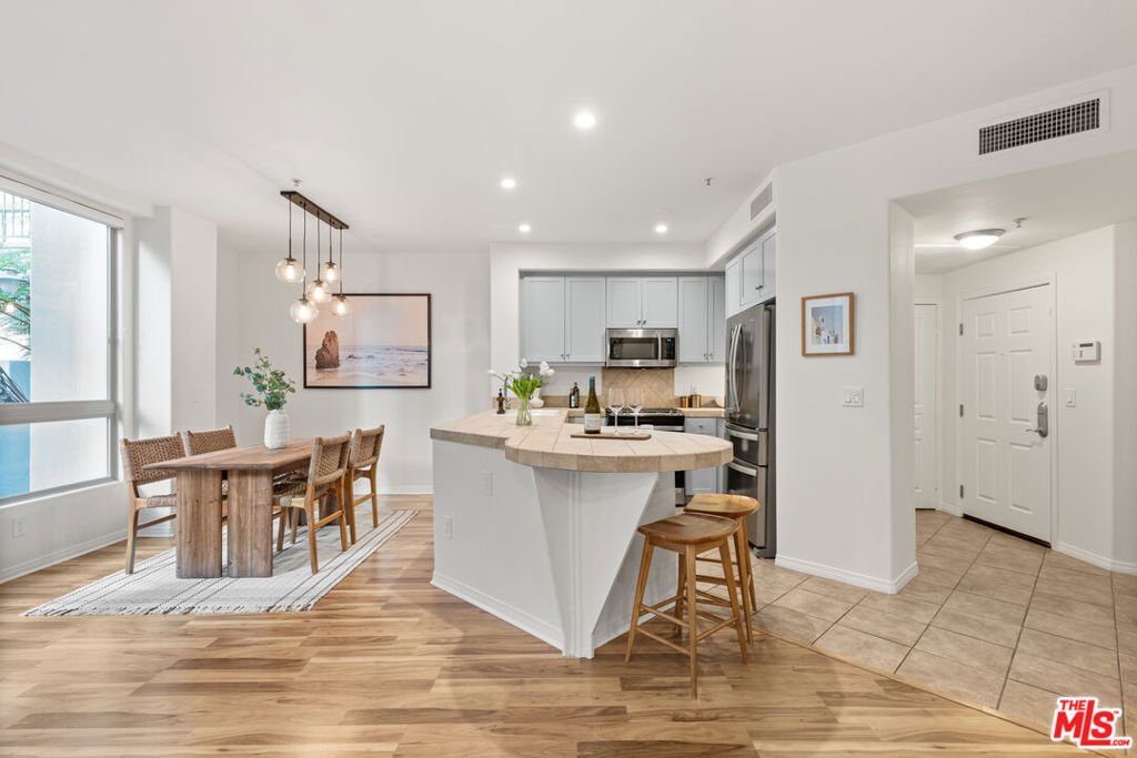 Condo in Los Angeles, California, United States 2 - 17747131