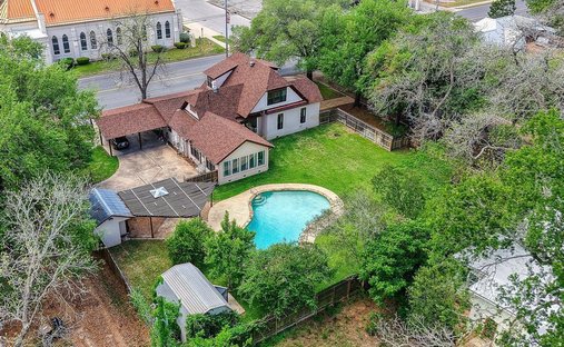 House in Smithville, Texas, United States 1