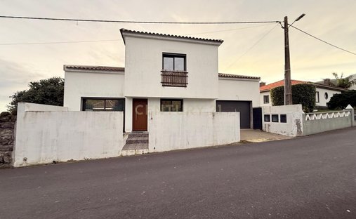 Villa in Povoacao, Azores, Portugal 1