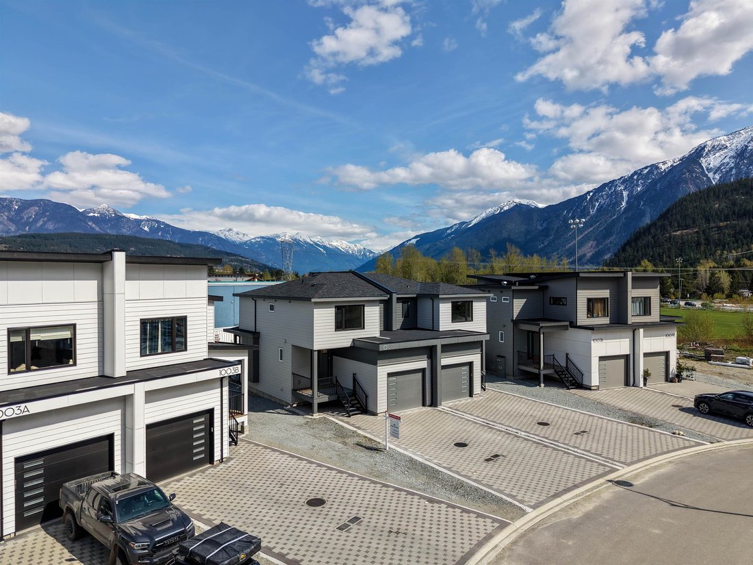 House in Pemberton, British Columbia, Canada 3 - 17749900