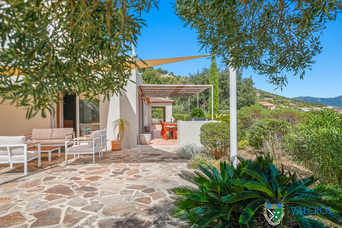 Villa in La Londe-les-Maures, Provence-Alpes-Côte d'Azur, France 5 - 16816108