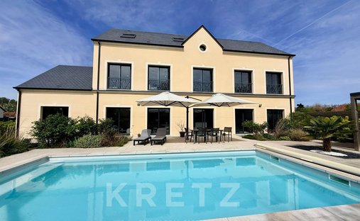 Villa in Maintenon, Centre-Val de Loire, France 1