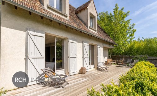 House in Montfort-l'Amaury, Ile-de-France, France 1