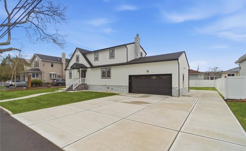 House in Lindenhurst, New York, United States 1
