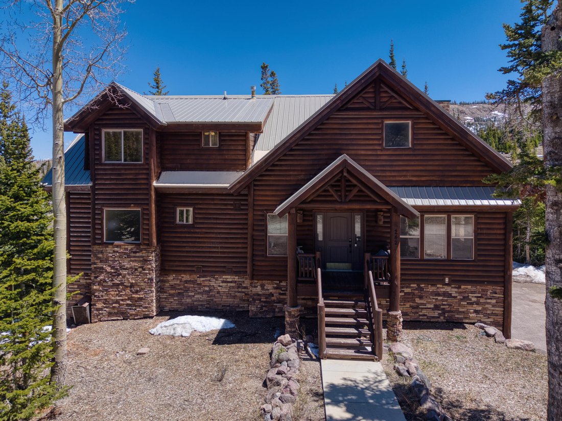 House in Brian Head, Utah, United States 1 - 17747547