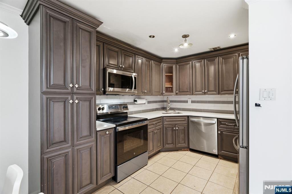 Condo in Englewood, New Jersey, United States 2 - 17745059