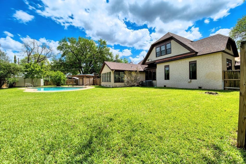 House in Smithville, Texas, United States 4 - 17749925